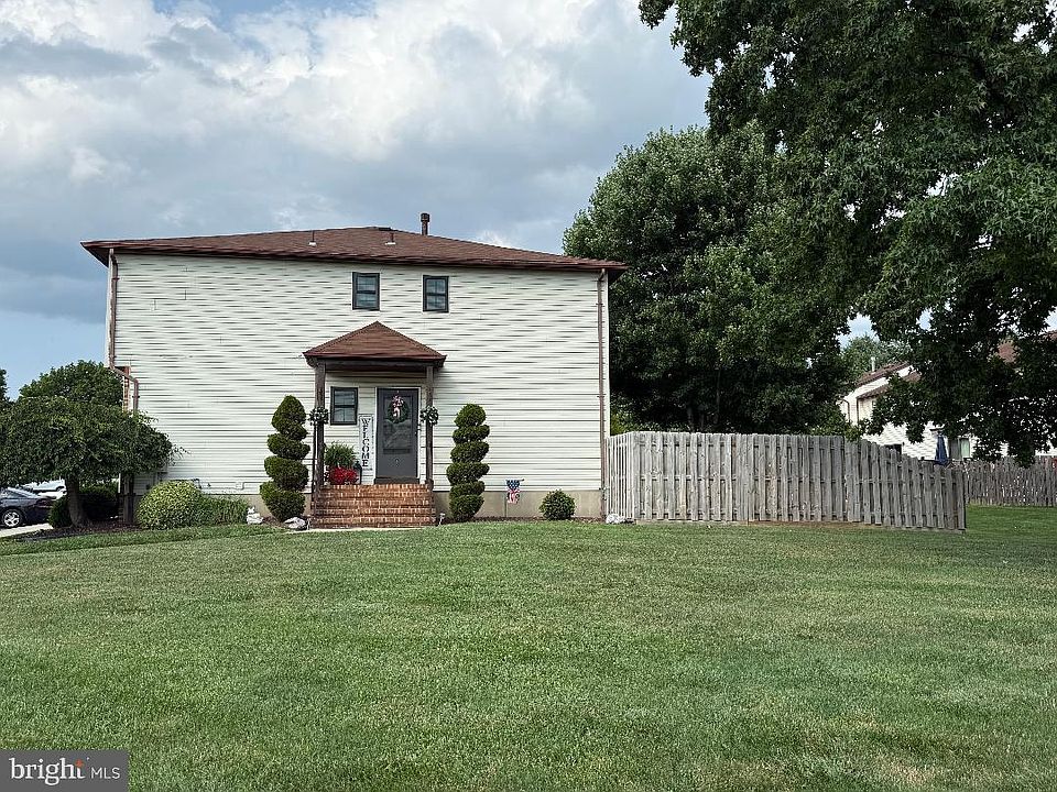1st image of 5 Roberts Ct
