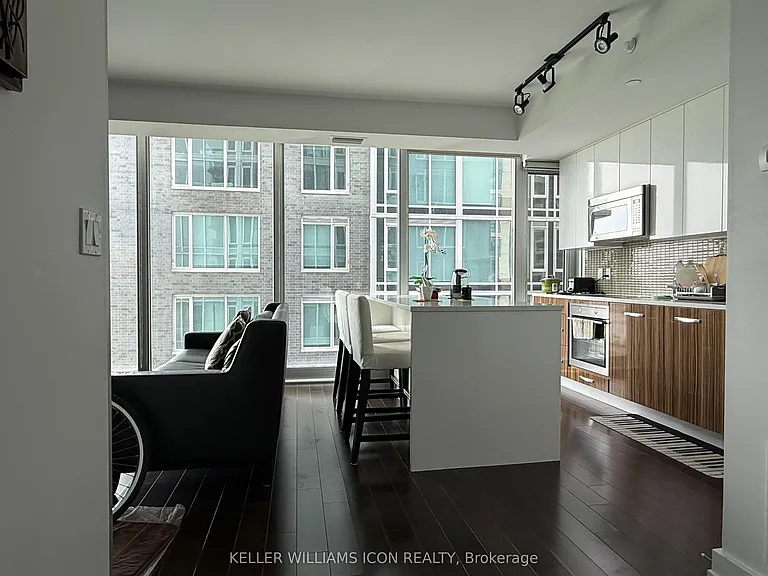 111 Champagne Ave S #511 — Photo 8