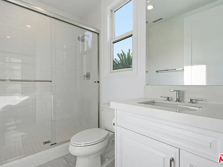 20448 W Liverpool Way — Photo 40