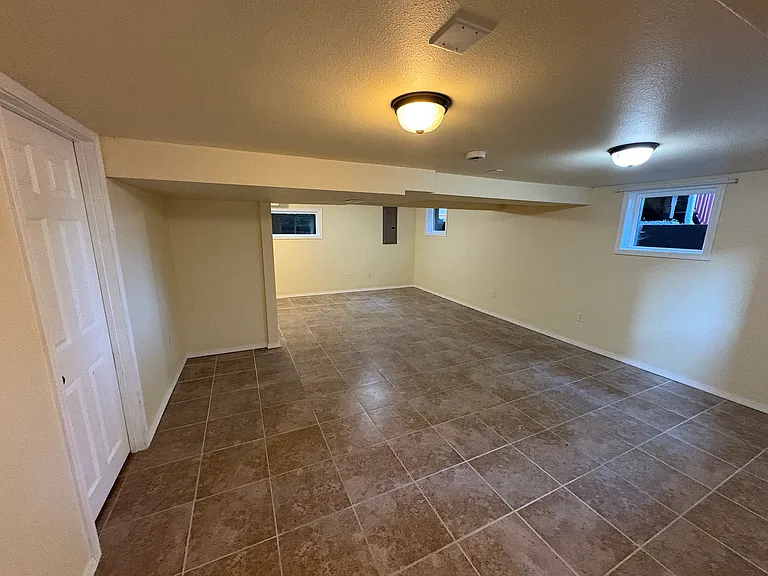 4138 W G St — Photo 20