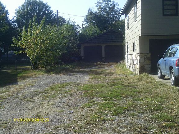 4th image of 4002 S 31st St