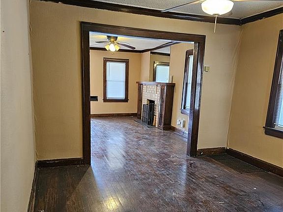 4th image of 1428 E 66th St