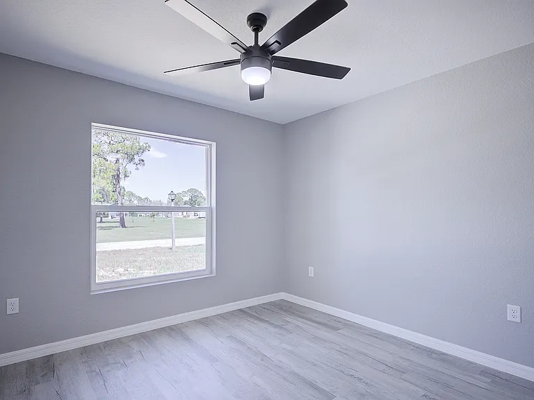 136 Friendly Cir — Photo 21