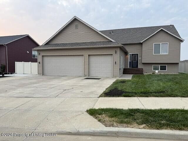 1st image of 2841 Prairie Oak Dr