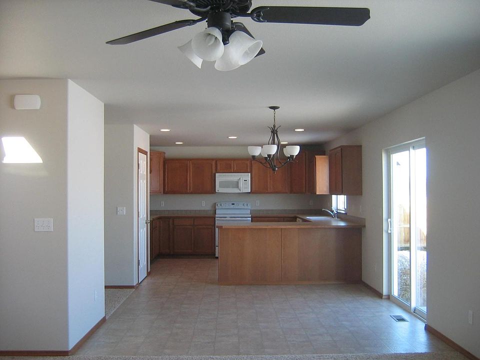 2nd image of 1909 Wellington Dr #40