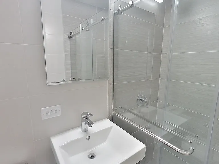 340 E 51st St #1A — Photo 5