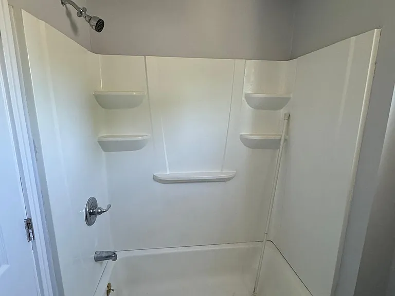 44 Tuttle Pl — Photo 8