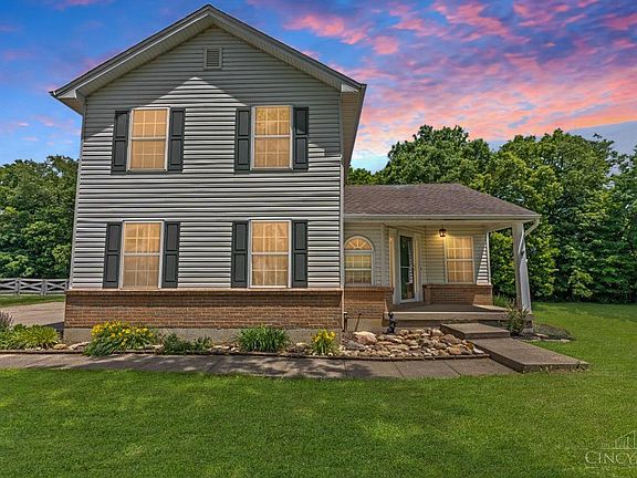 3rd image of 3912 Pebble Creek Ln
