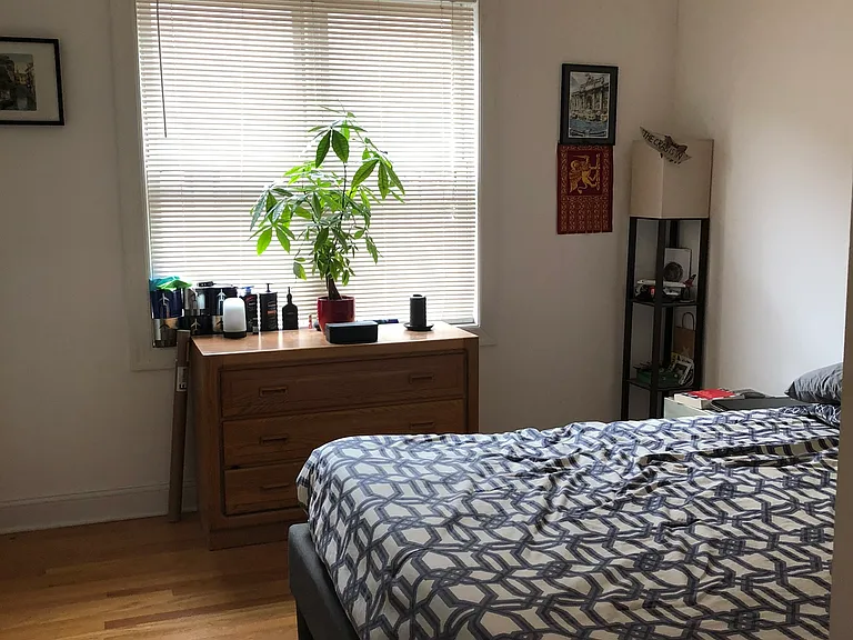 915 W Dakin St — Photo 13