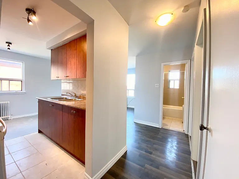 127 Scarlett Rd #4 — Photo 6