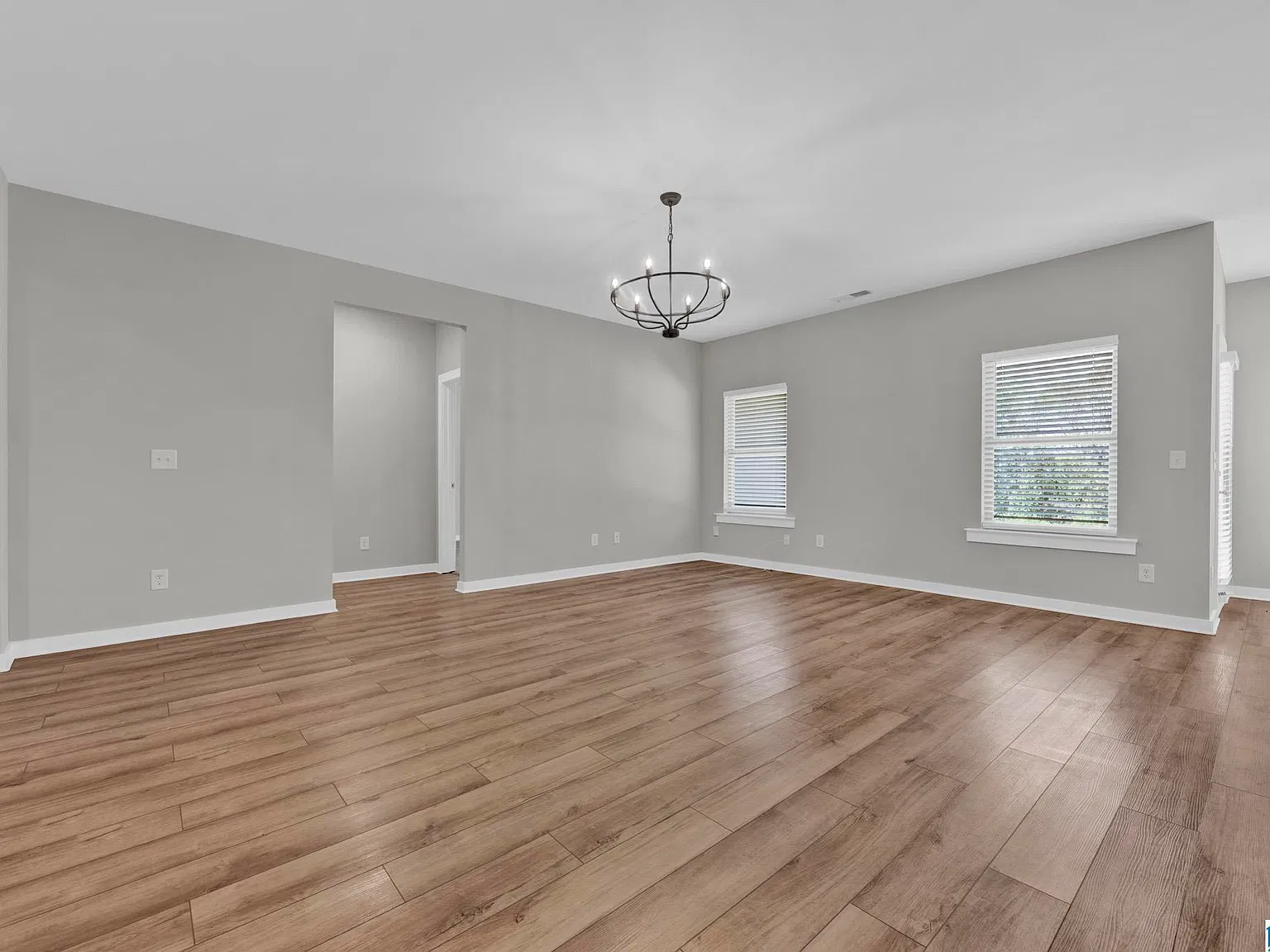 4 bed, 2.0 bath, 1880 sqft, $1,785 — Photo 2