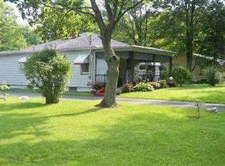 8019 Superior St, Masury, OH 44438