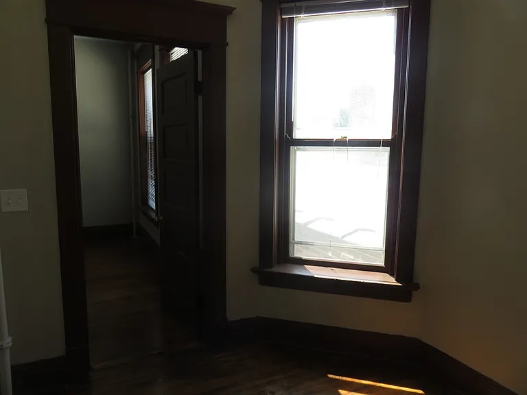 608 W 3rd St #4D — Photo 6
