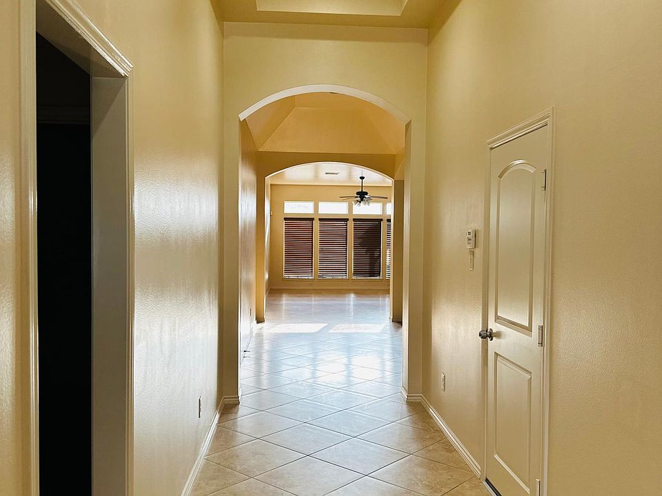 1st image of 2922 Silhouette Bay Dr