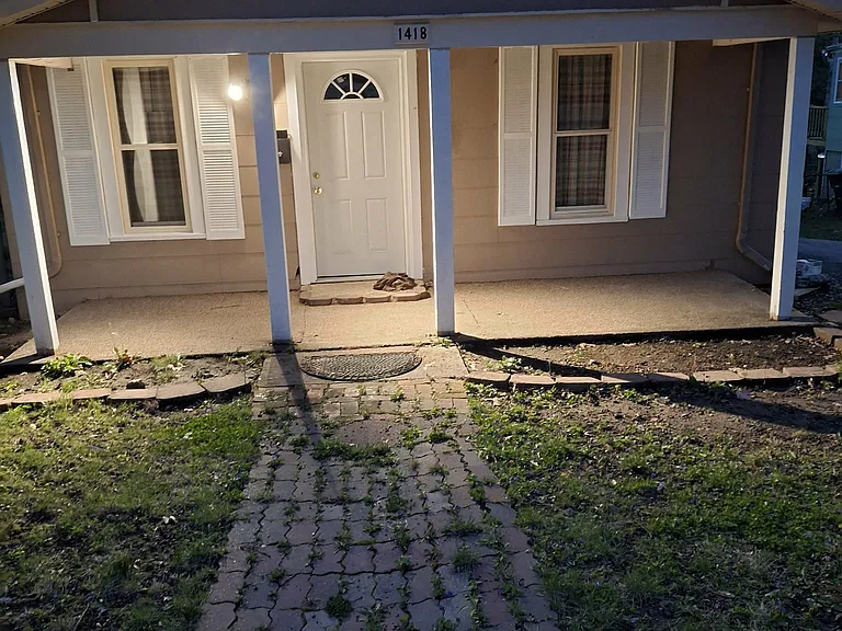 1418 S Maywood Ave — Photo 1