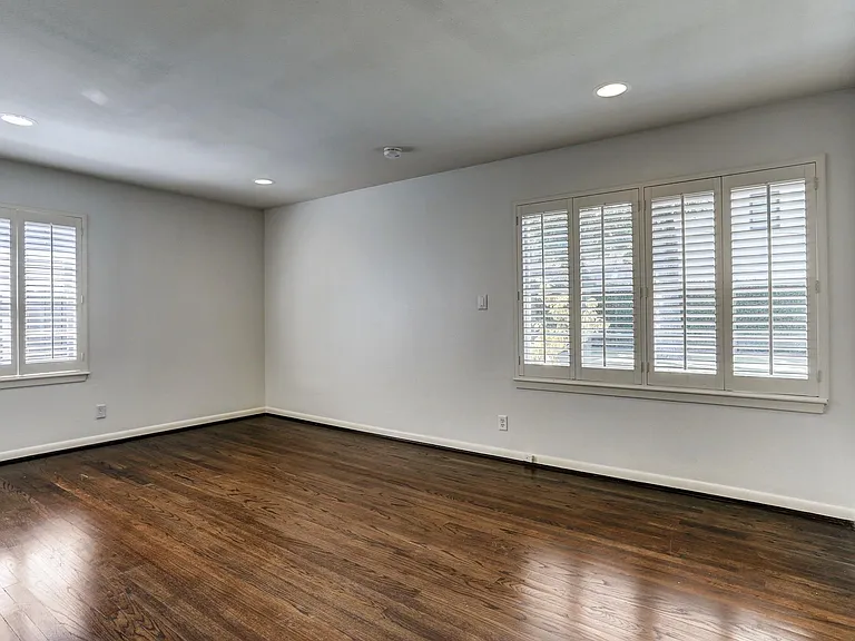 2911 University Blvd — Photo 15