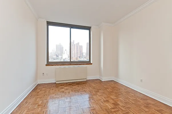 Sold by Mallan Real Estate Inc | media 18