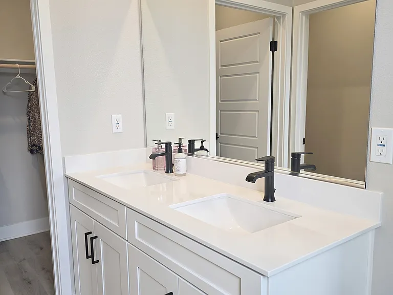 1488 W Sunrise Ln — Photo 50