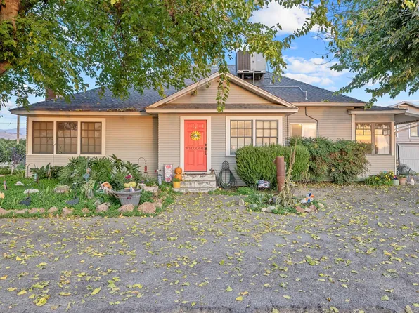 589 E List Avenue, Exeter, CA 93221