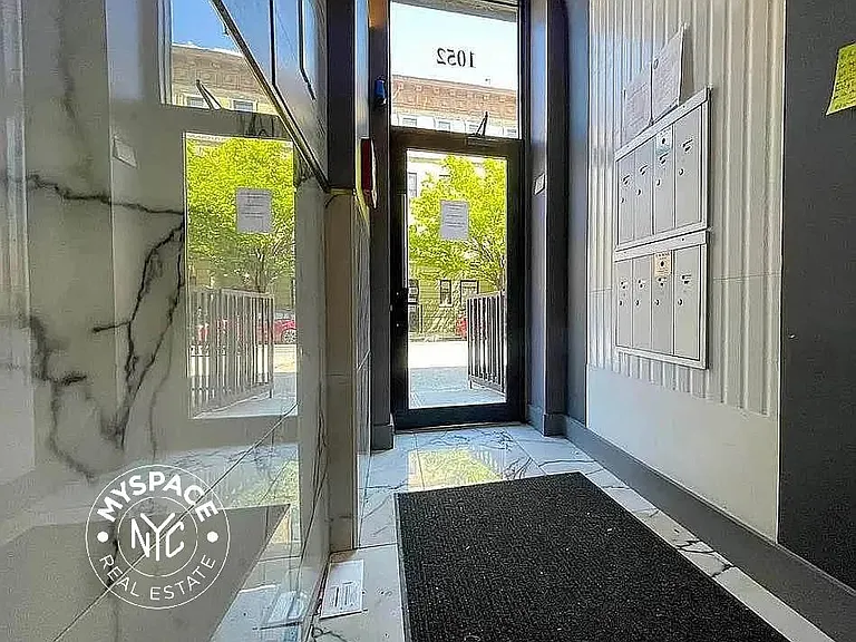1052 Dean St #C2 — Photo 6