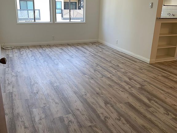 2nd image of 758 N Hudson Ave #10