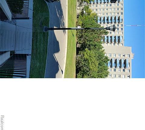 3rd image of 23340 Poplar Dr #1