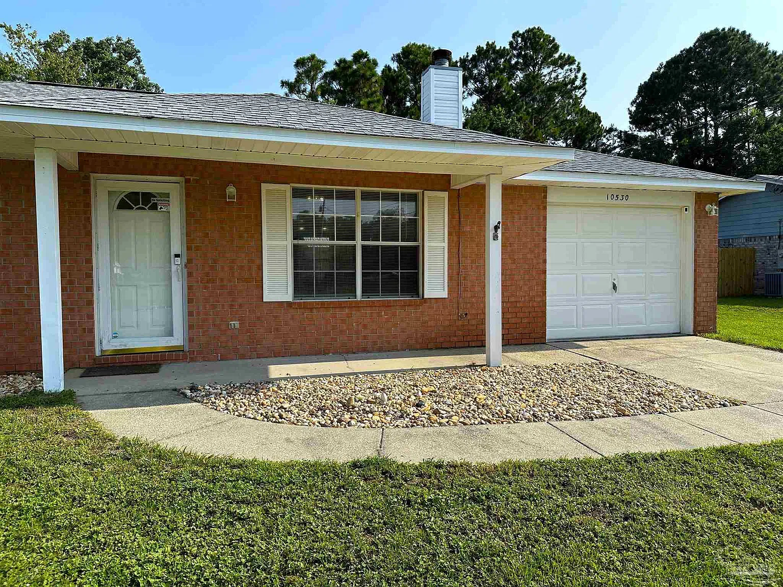 3 bed, 1230 sqft, $1,695 — Photo 2
