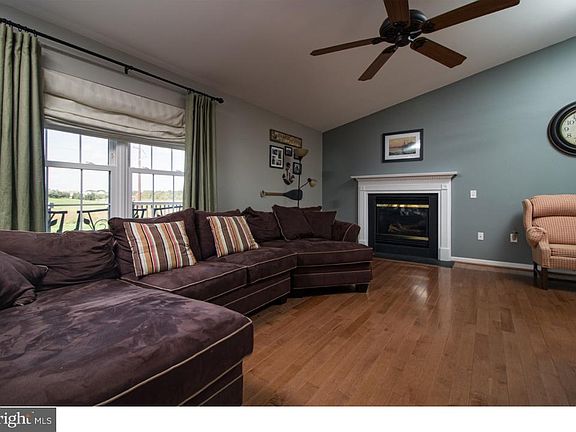 3rd image of 17 Mailly Dr