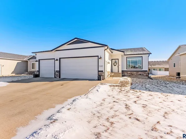 5312 S Spirea Ave, Sioux Falls, SD 57108