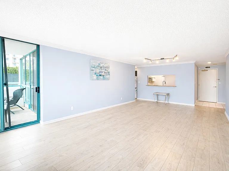 7500 Granville Ave #405 — Photo 9