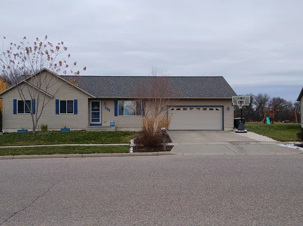 204 Dessa Rain Dr, Reedsburg, WI 53959