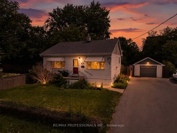 1045 Helena St, Burlington, ON L7R 3V5