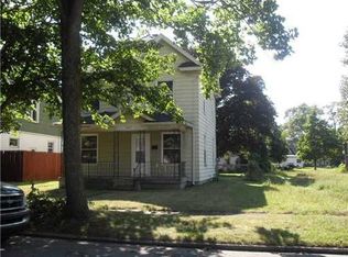 1621 S Taylor St, South Bend, IN 46613