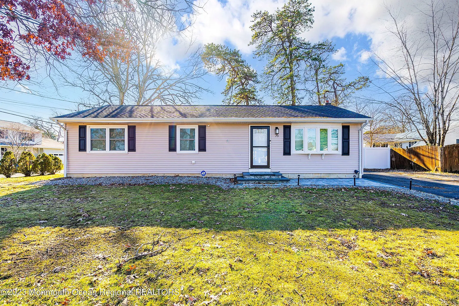 75 Elm Street photo 1