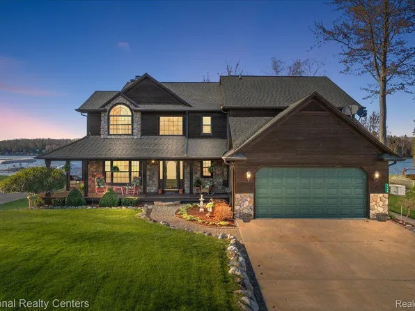 8648 Lynwood Ln, Mecosta, MI 49332