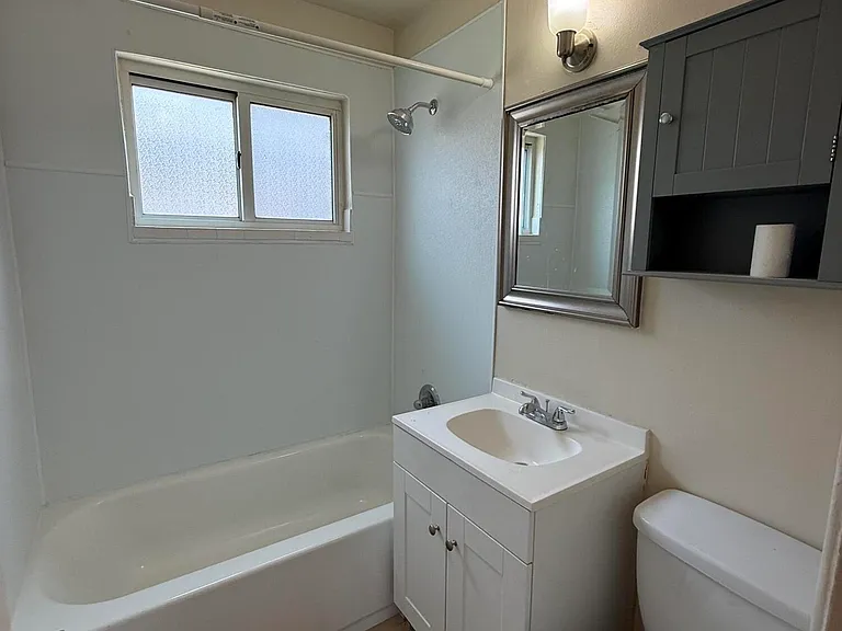 624 Alcazar St SE — Photo 15