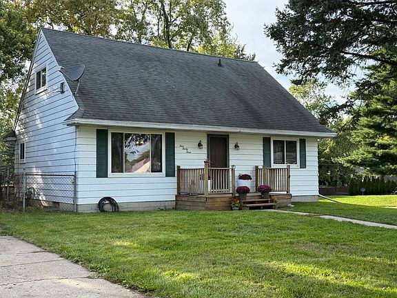 3rd image of 433 Harriet Ave