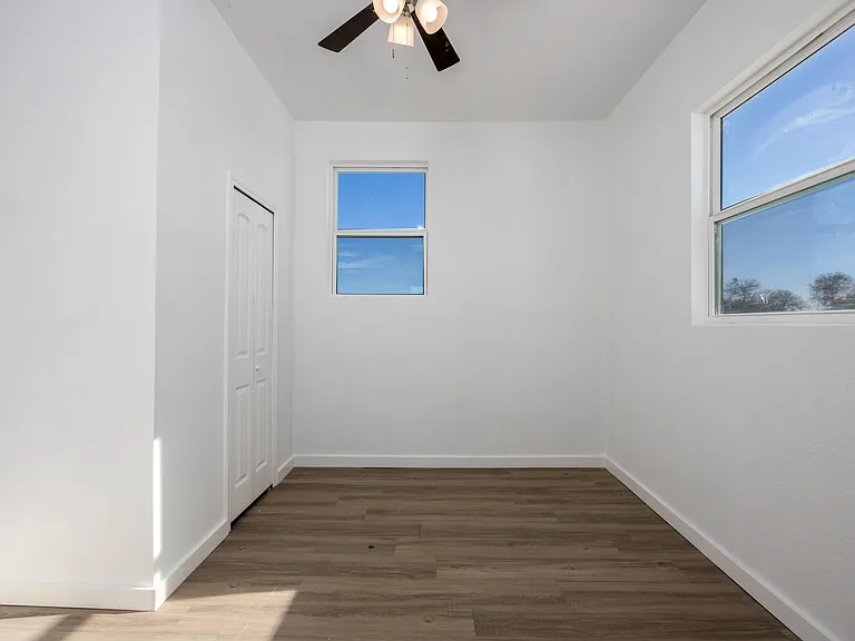 147 Western Lake Dr — Photo 6