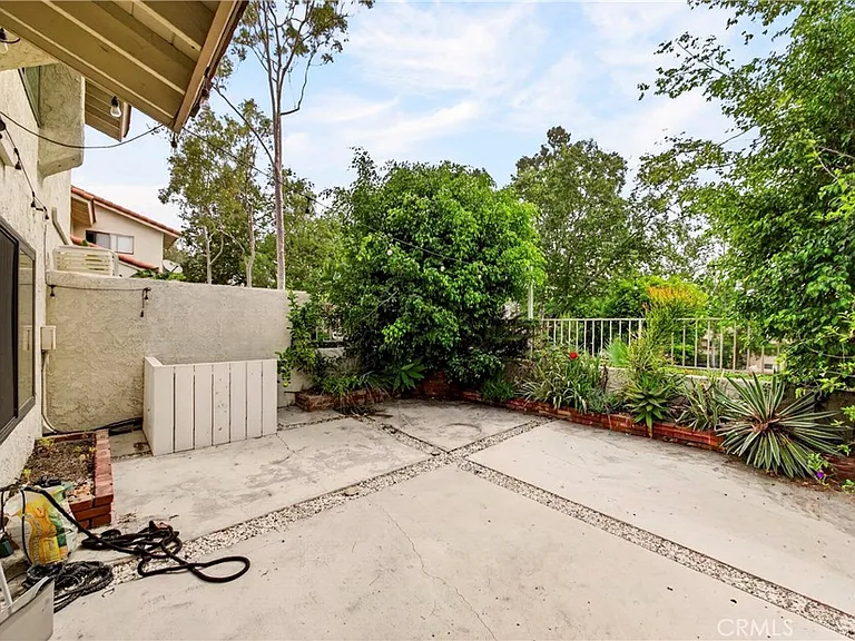 1034 Creekside Dr — Photo 29
