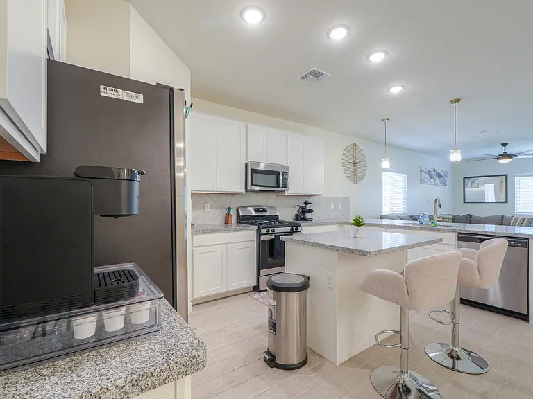2470 N Abbey Rd — Photo 10