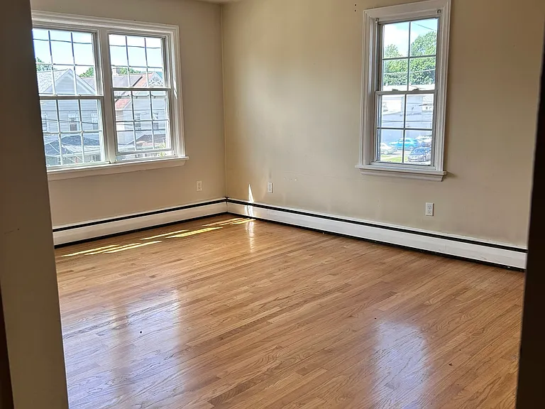 1346 Jefferson Ave #2 — Photo 8