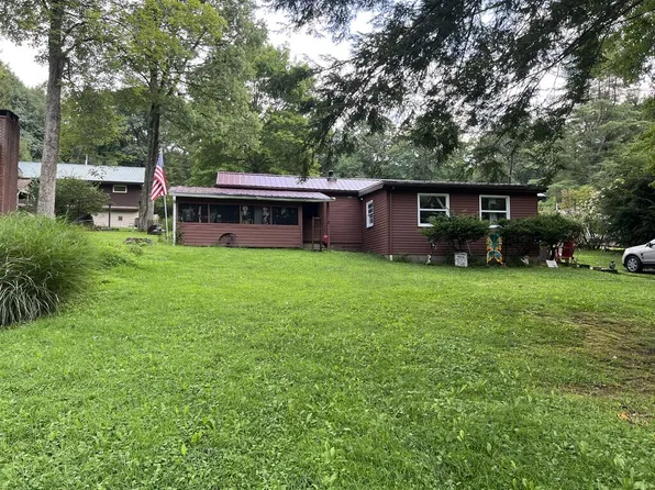 369 Ahrensville Rd, Oil City, PA 16301