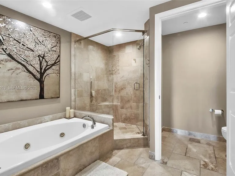 1819 SE 17th St #902 — Photo 9