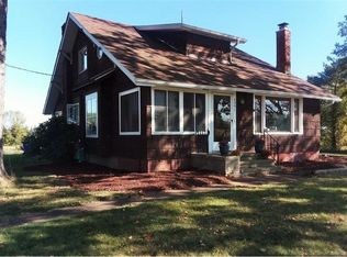 8991 Pearson Rd, Middleport, NY 14105