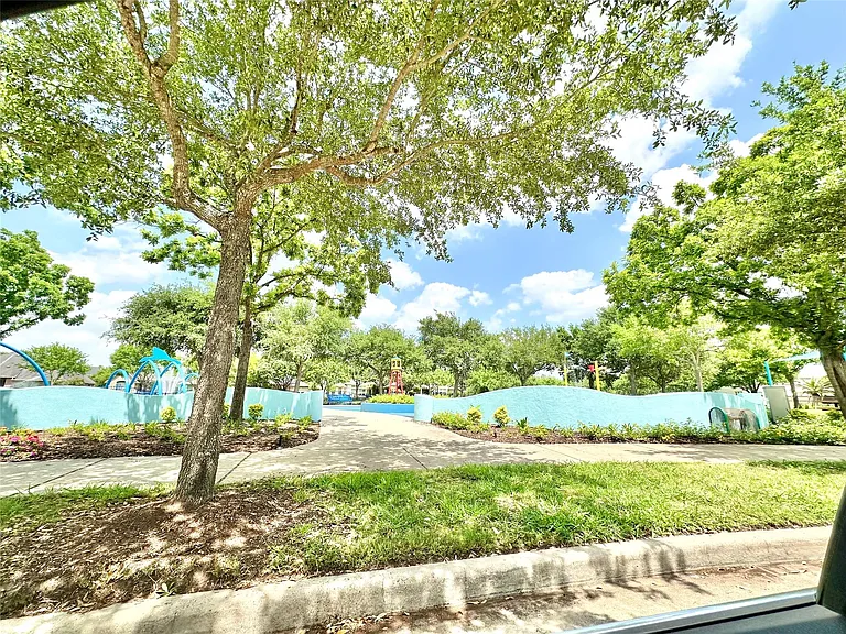 20902 Avery Cove Ln — Photo 18