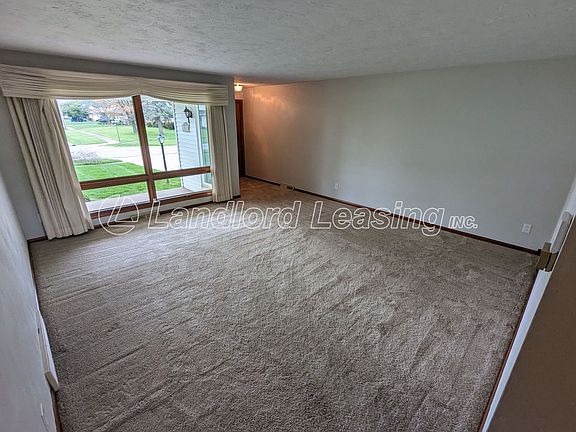 2nd image of 2823 Brookview Dr