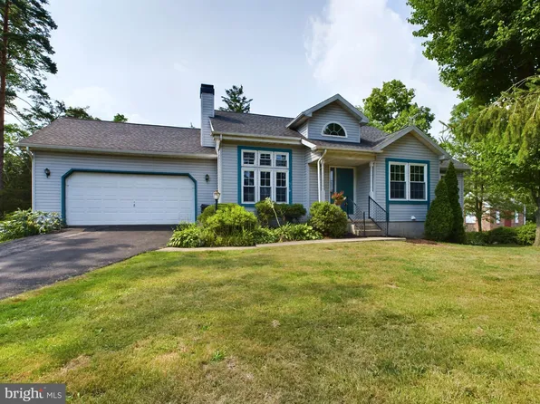 2421 Log Cabin Rd, York, PA 17408