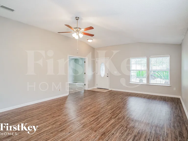 12241 Pebble Point Dr W — Photo 3