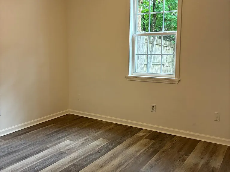 2326 Winston Way — Photo 9