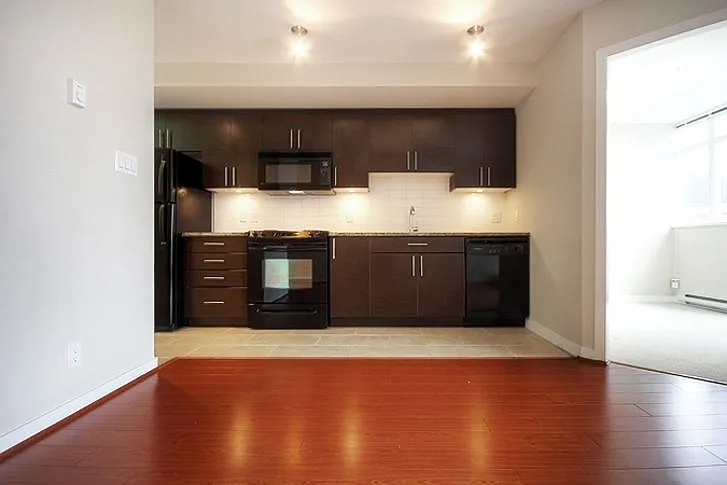 555 Delestre Ave #309 — Photo 8
